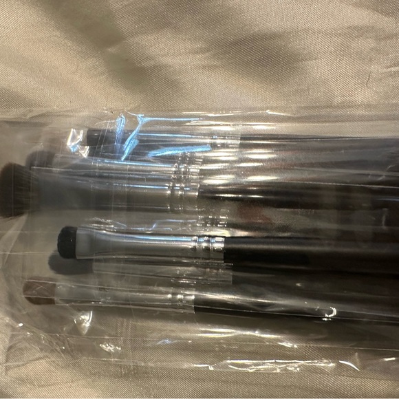 Morphe and James Charles Brush Set - Picture 1 of 2